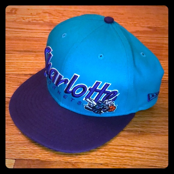 New Era Charlotte Hornets Strap-Back - Picture 1 of 8